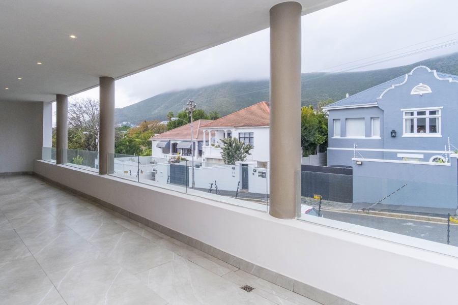 To Let 2 Bedroom Property for Rent in Fresnaye Western Cape